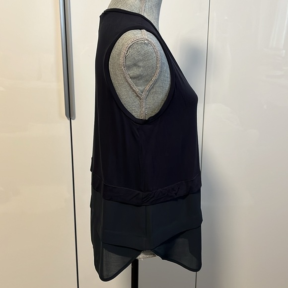 HOST PICK 💙 MICHAEL KORS NWOT Navy Sleeveless Layered Blouse Tank Top, Size M - Picture 6 of 10